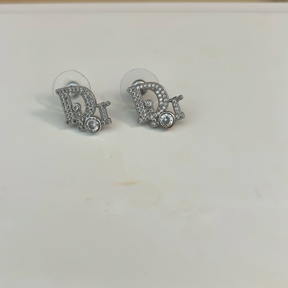 Women’s fashion earnings-good quality